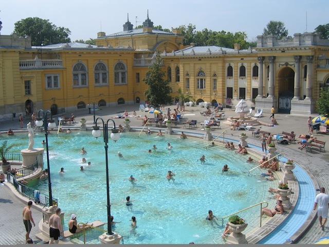 Budapest baths, Szechenyi thermal pools Hungary