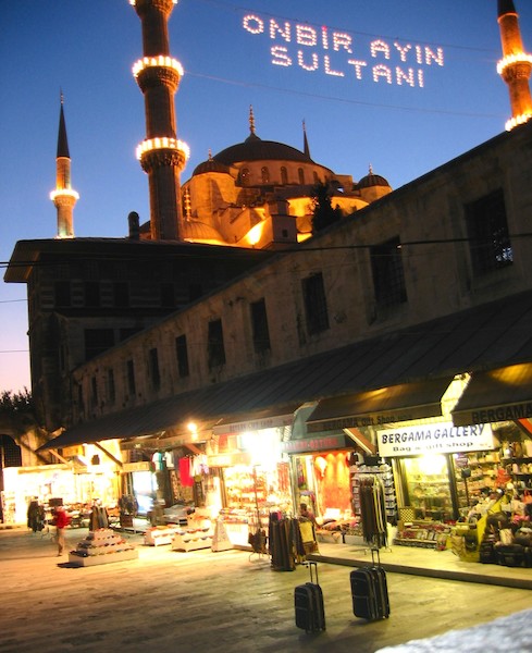 Istanbul-at-Night-Turkey solo