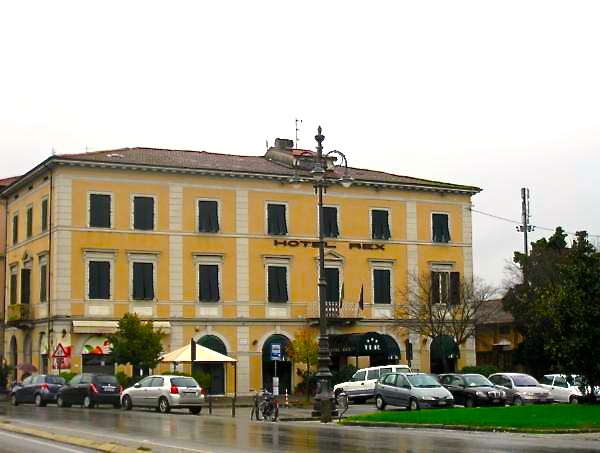 One day in Lucca, Italy, Hotel Rex