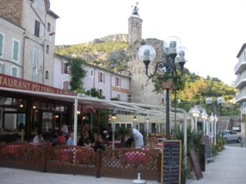 Budget tips for renting a villa in France near the town of Anduze