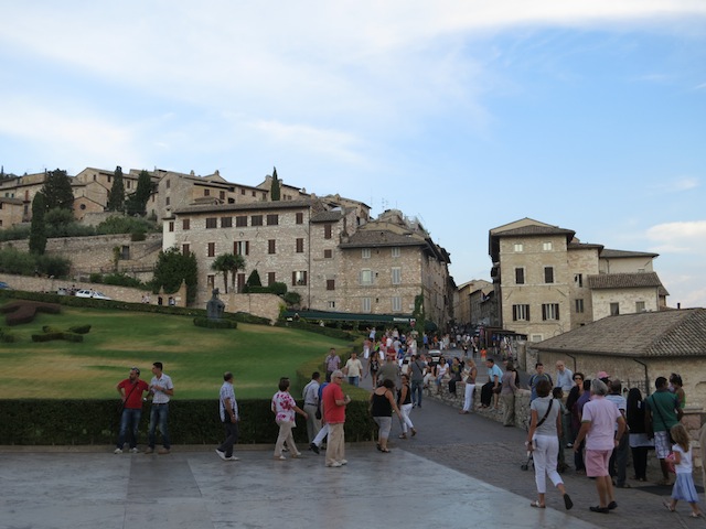 Visiting Assisi, leaving Piazza San Francesco