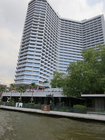 Choosing a hotel in Bangkok, the riverside! Royal Orchid Sheraton
