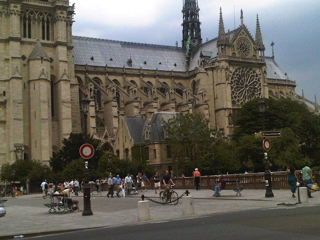 Free luxury travel Notre Dame Cathedral Paris France