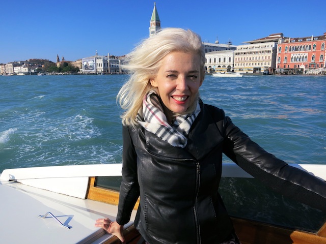 Free luxury travel speedboat to Murano Island