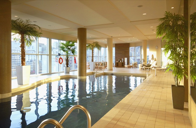 Montreal hotel swimming pool