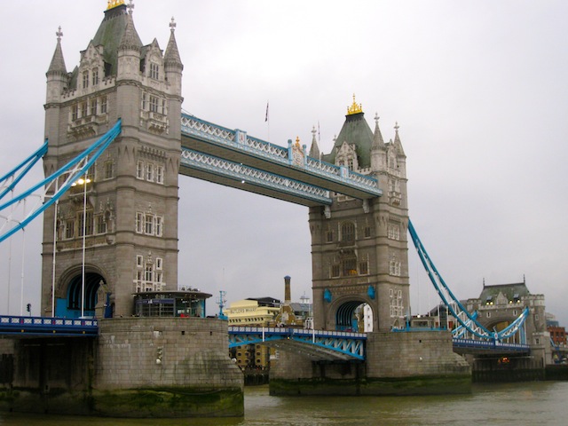 History and free luxury travel in London