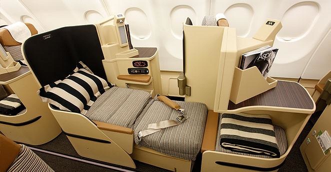 Flat bed in Pearl Business Class on Etihad