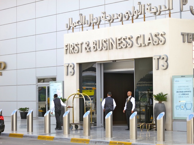 First and Business Class check-in on Etihad in Abu Dhabi