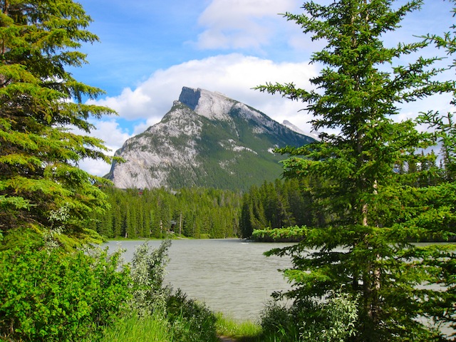 Things to do in Canada: visit Banff Alberta