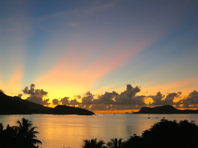 A travel blogger's year in review. Through sunsets Seychelles