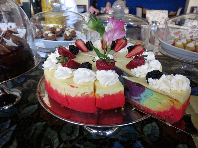 Things to do in Cape Town, High Tea at the Table Bay Hotel in Cape Town