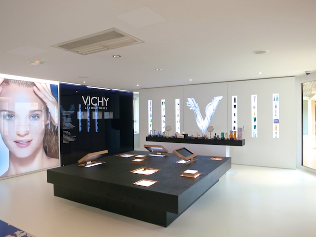 Laboratoires Vichy display.