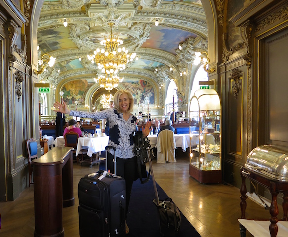 WanderingCarol.com, luxury travel blog Le Train Bleu