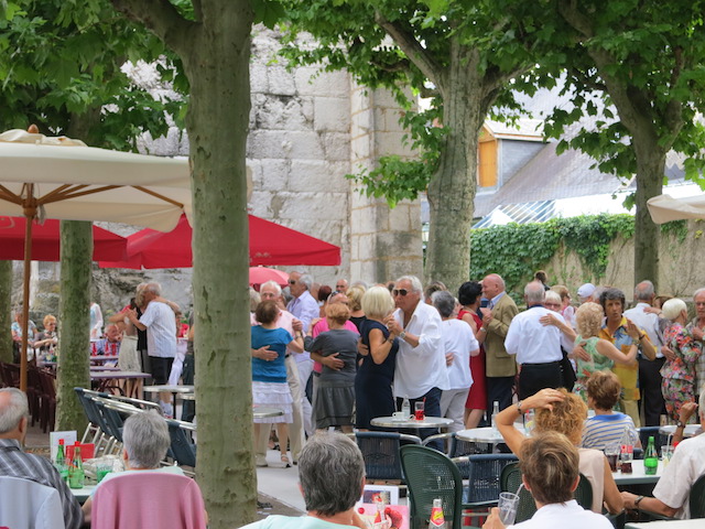 Visit Aix les Bains, outdoor dancing