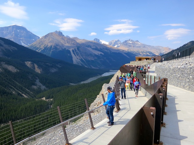 Glacier Skywalk Icefields Parkway Tour, Columbia Icefield Canadian rockies