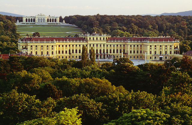 Schonbrunn Palace, tours Vienna