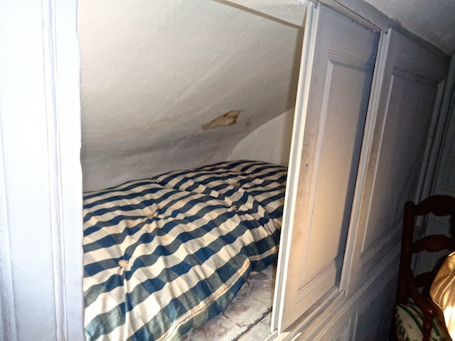 Visiting Versailles, private tour, Cubbyhole for sleeping