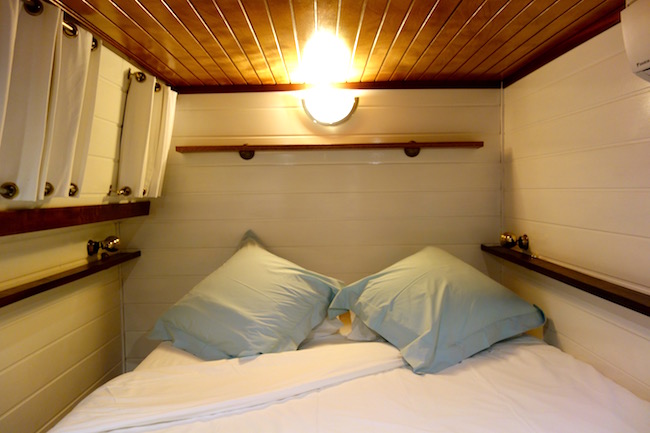 Athos hotel barge bedroom