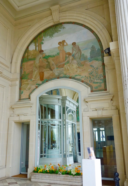 Evian les Bains Palais Lumiere art nouveau doorway