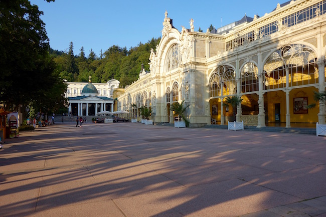 colonnade-in-marienbad-the-easy-way-to-spa-in-marianske-lazne