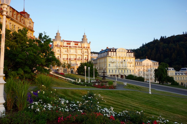 Hotels in Marianske Lazne with garden in front