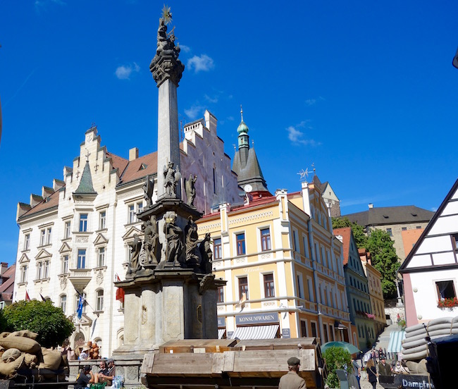 one-day-in-locket-czech-republic-day-trip-from-karlovy-vary