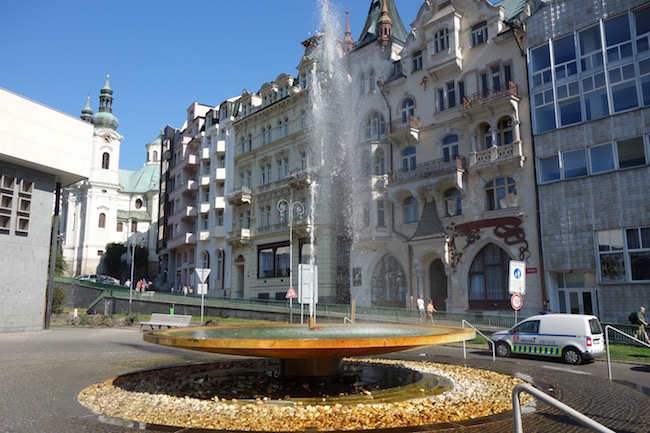 Hot spring fountain