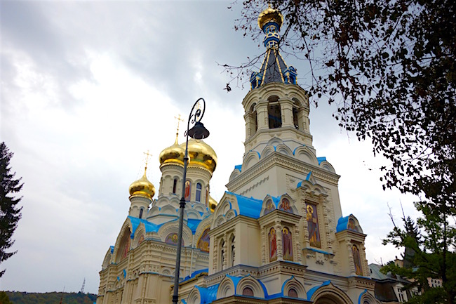 karlovy-vary-walks-orthodox-church-of-st-peter-and-paul