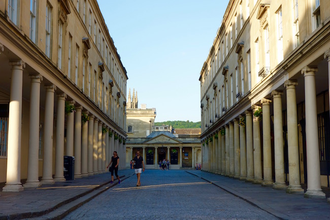 spa-like-jane-austen-in-bath-street-scene