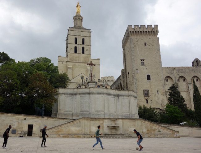 Things to see in Avignon Cathedral