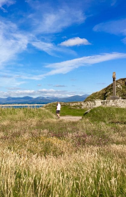 The story of St Dwynwen on Llanddwyn Island in Wales is a sad part of history. The Welsh patron saint of lovers, St Dwynwen made this remote island home. Visit yourself or click through for the story.