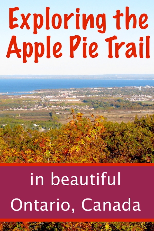 Apple Pie Trail in Fall with autumn colours in Blue Mountain Ontario