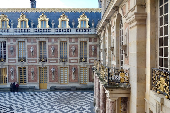 Versailles courtyard