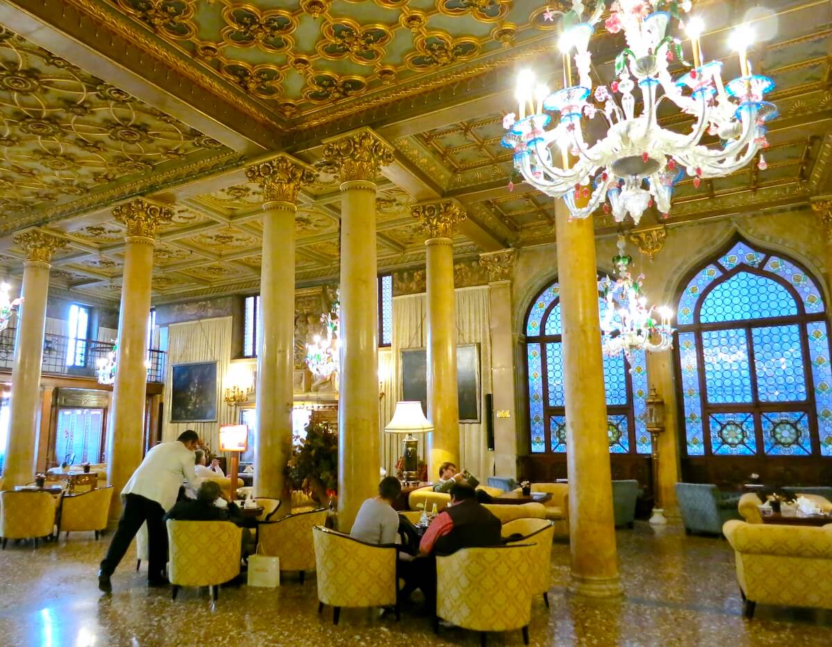 Danieli Hotel grand lobby lounge