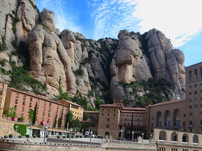 visit montserrat barcelona