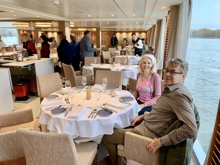 viking river cruise dinner reservations