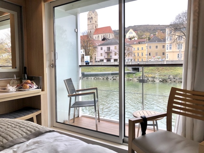 utsikt från en Veranda hytt på Donau vals kryssning med Viking Cruises