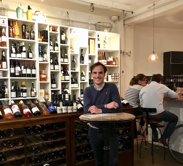 Aux Vents des Vignes a wine bar in Paris